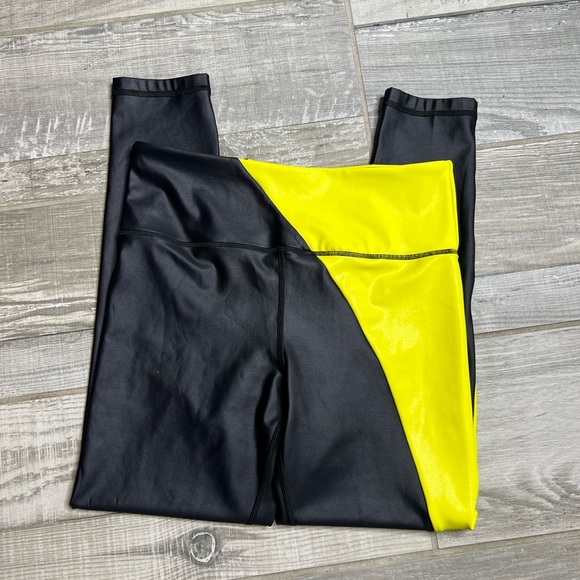 Zyia NeonYellow Metallic Legging’s 8-10 - Picture 3 of 10